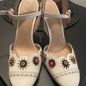 Tory Burch pumps 🤍